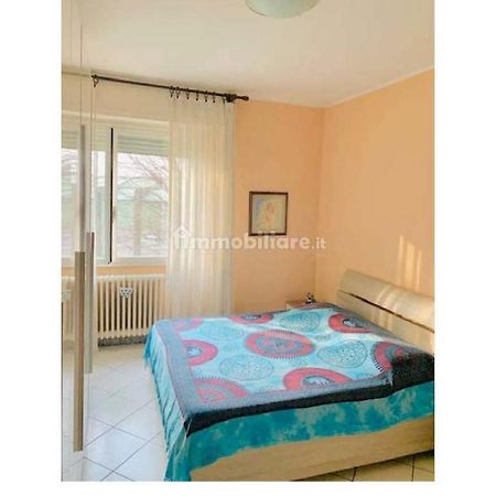 Double Room - Home Stay Милано Екстериор снимка