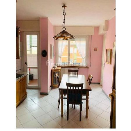 Double Room - Home Stay Милано Екстериор снимка