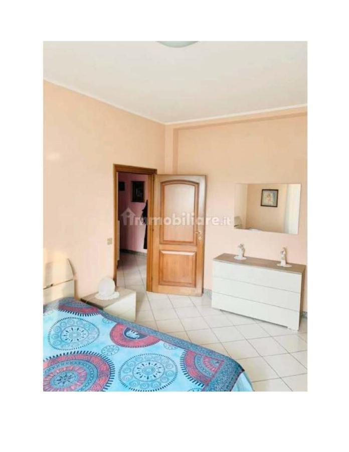Double Room - Home Stay Милано Екстериор снимка